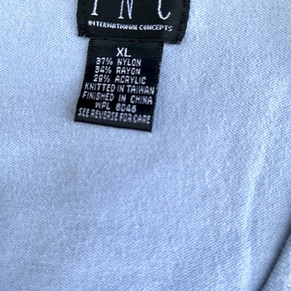 Ladies XL Baby Blue Lightweight Sweater with 3/4 Sleeves - Picture 3 of 4